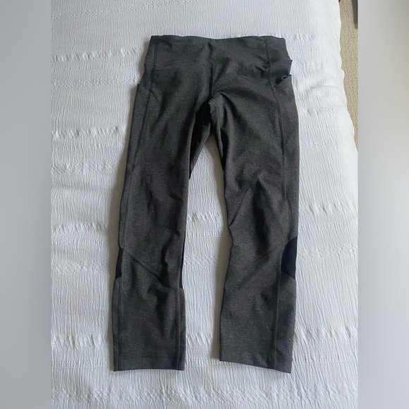 Lululemon Pace Rival Crop Size 6 - Picture 1 of 3